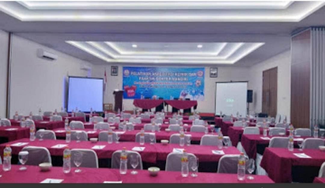Front One Hotel Tulungagung Exterior foto